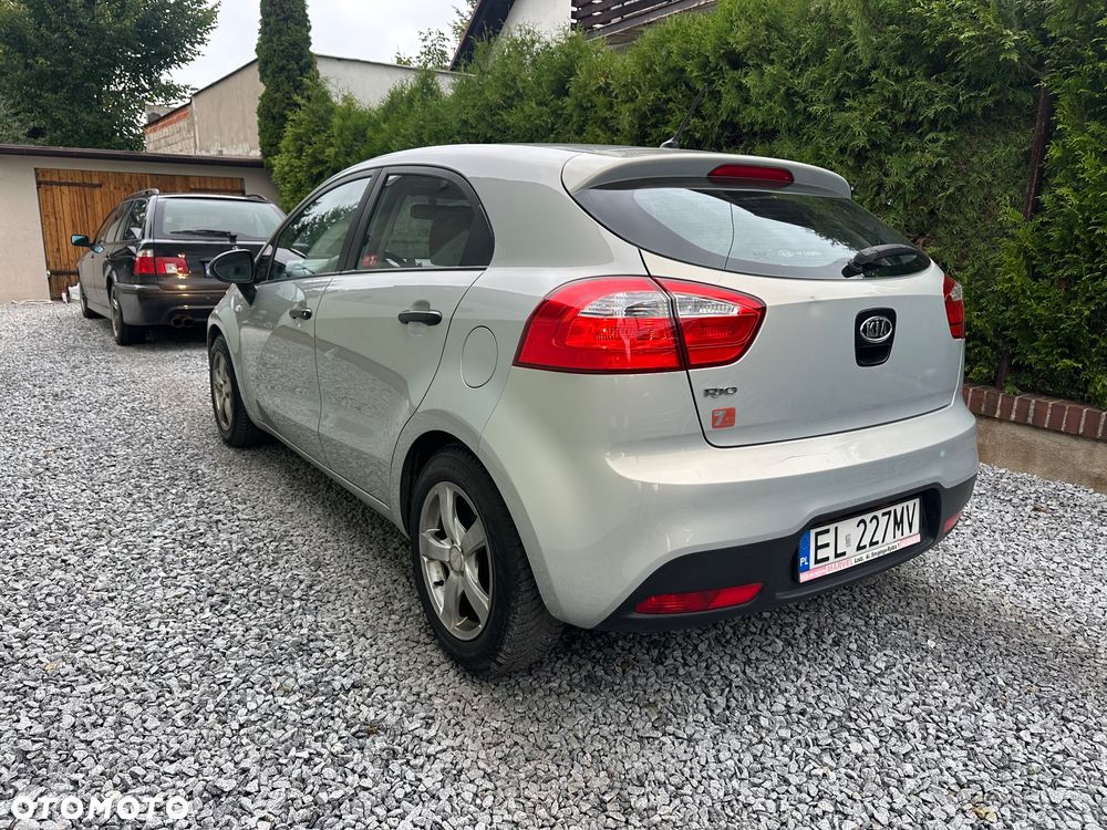 Kia Rio - 6