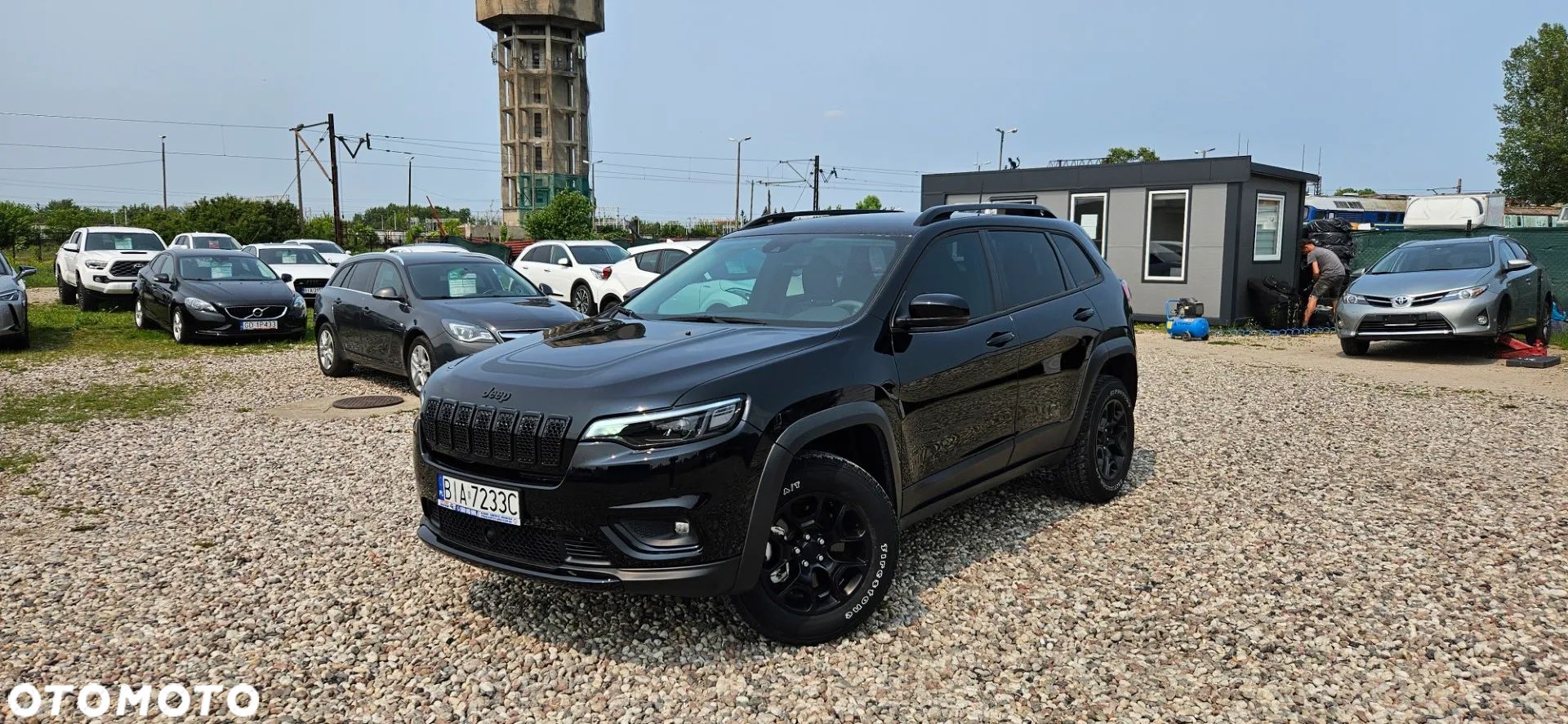 Jeep Cherokee - 1