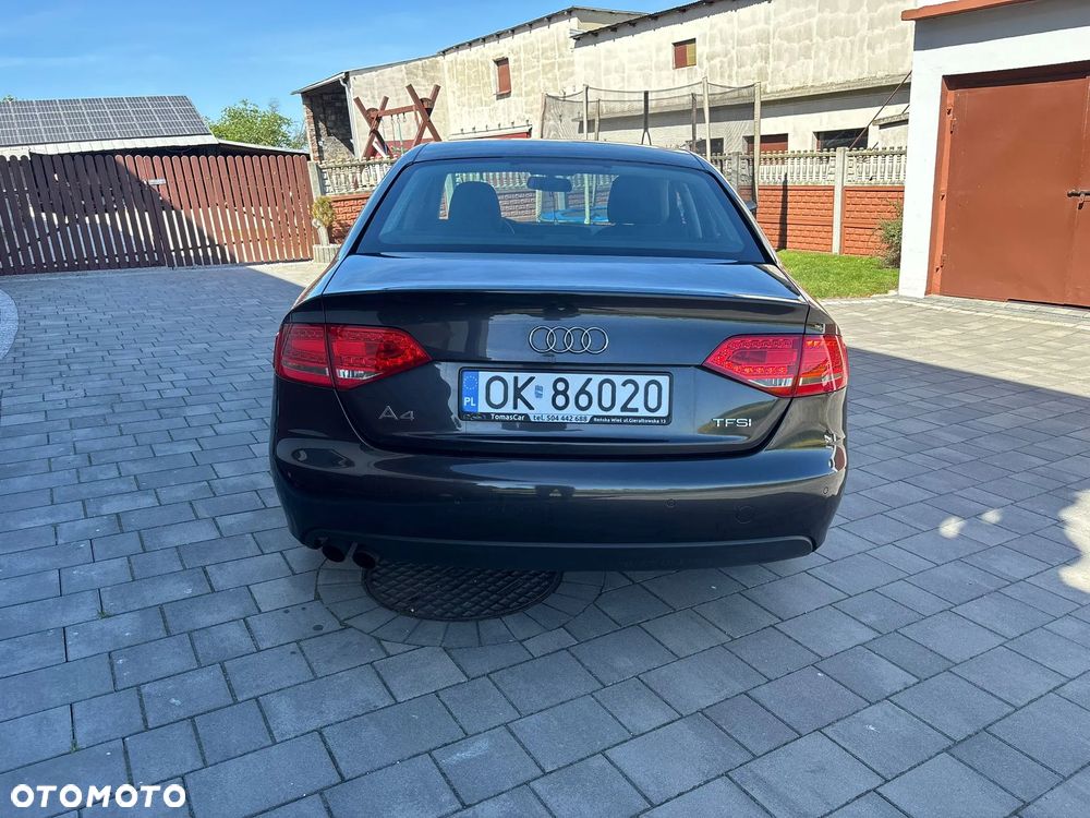 Audi A4 Limousine - 9