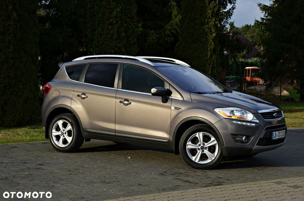 Ford Kuga 2.0 TDCi 2x4 Titanium - 12