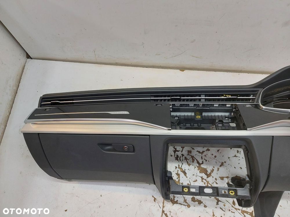 Audi Q7 II LIFT 4M0 TFSI deska konsola kokpit UK ANGLIK RHD - 4