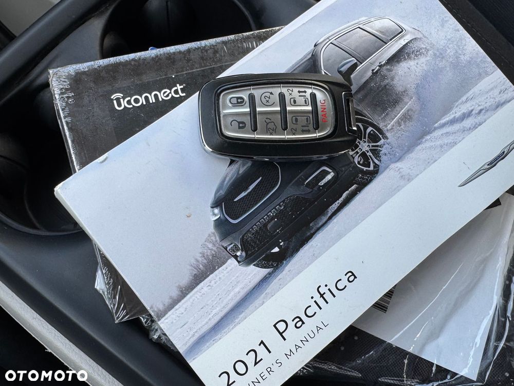 Chrysler Pacifica - 30