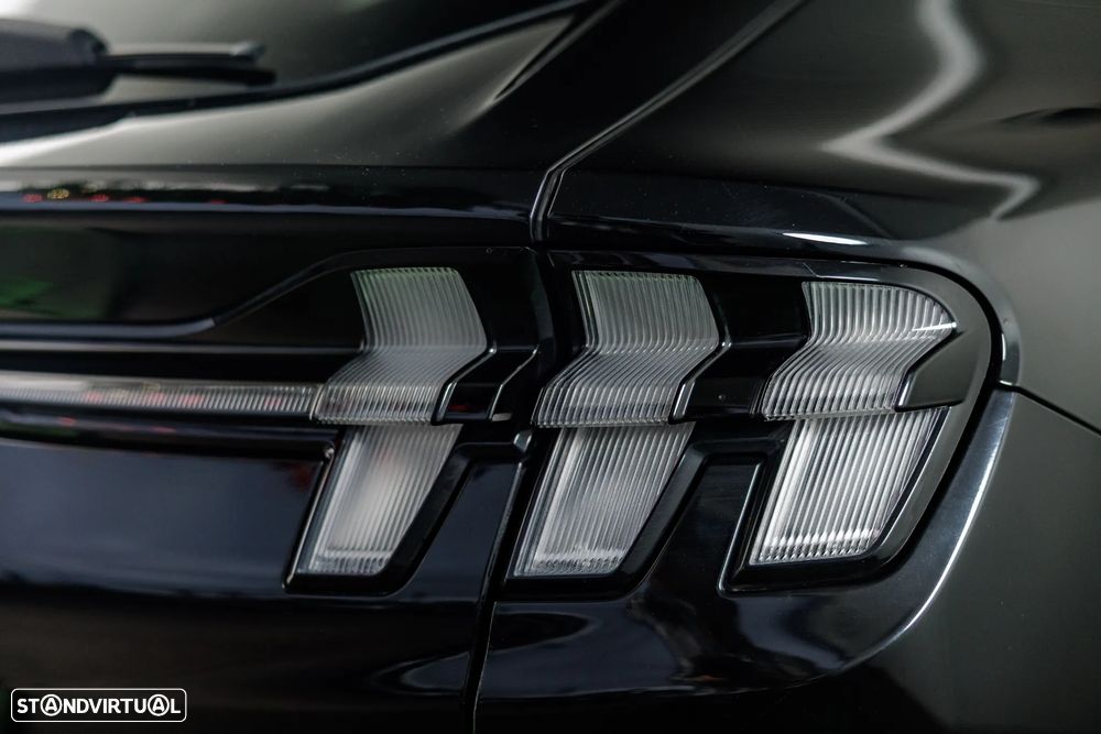 Ford Mustang Mach-E 72.6 kWh Premium AWD - 5
