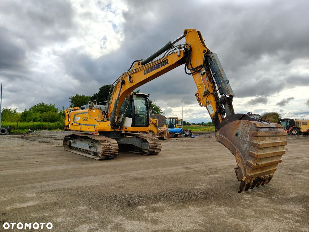 Liebherr R922 - 2