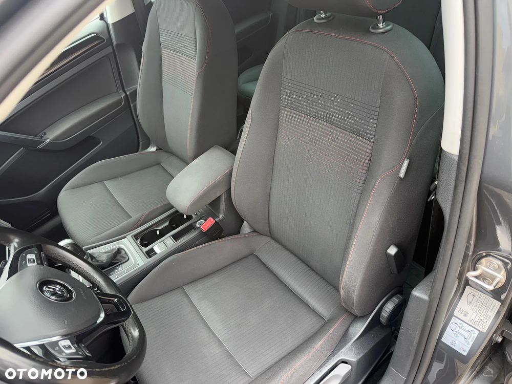 Volkswagen Golf 2.0 TDI DSG Sound - 18