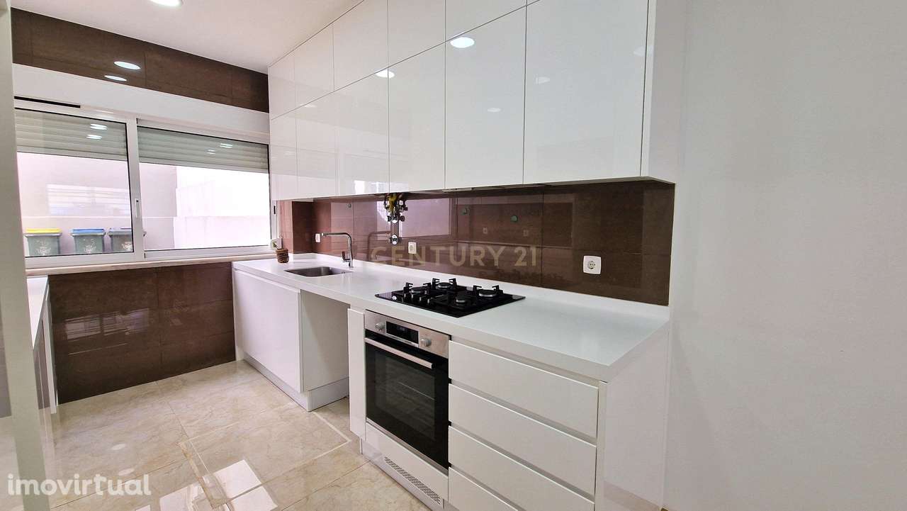 T2 para Arrendamento em Campo de Ourique - rua Correia Teles - Grande imagem: 3/24