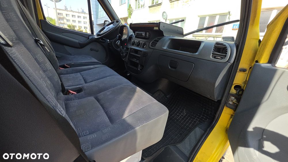 Mercedes-Benz Sprinter - 33