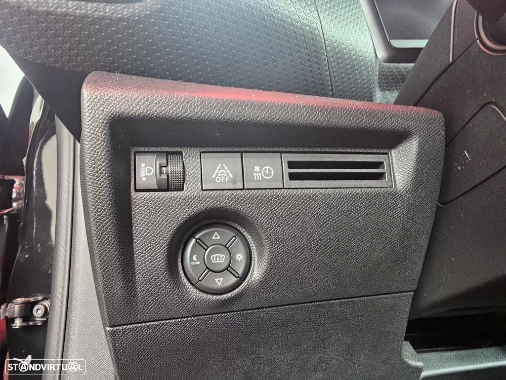 Citroën e-C4 50 kWh Feel Pack — fotografia 12