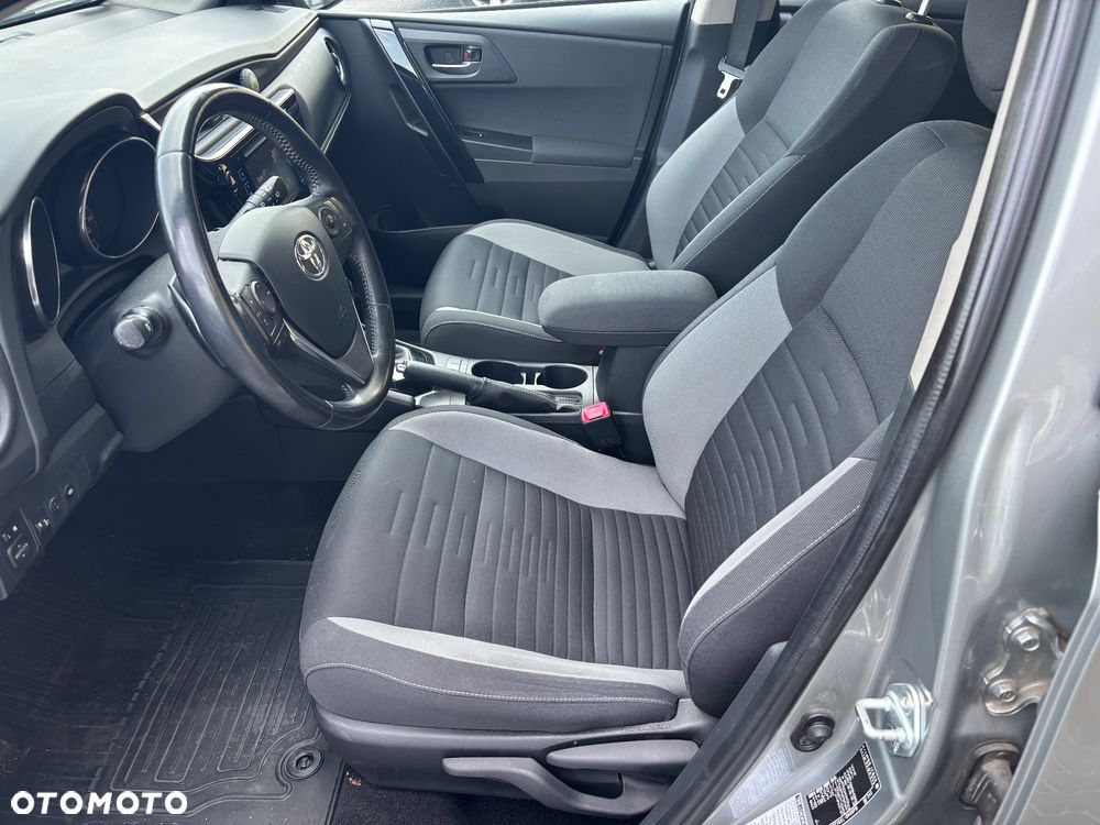 Toyota Auris 1.6 Premium MS - 11