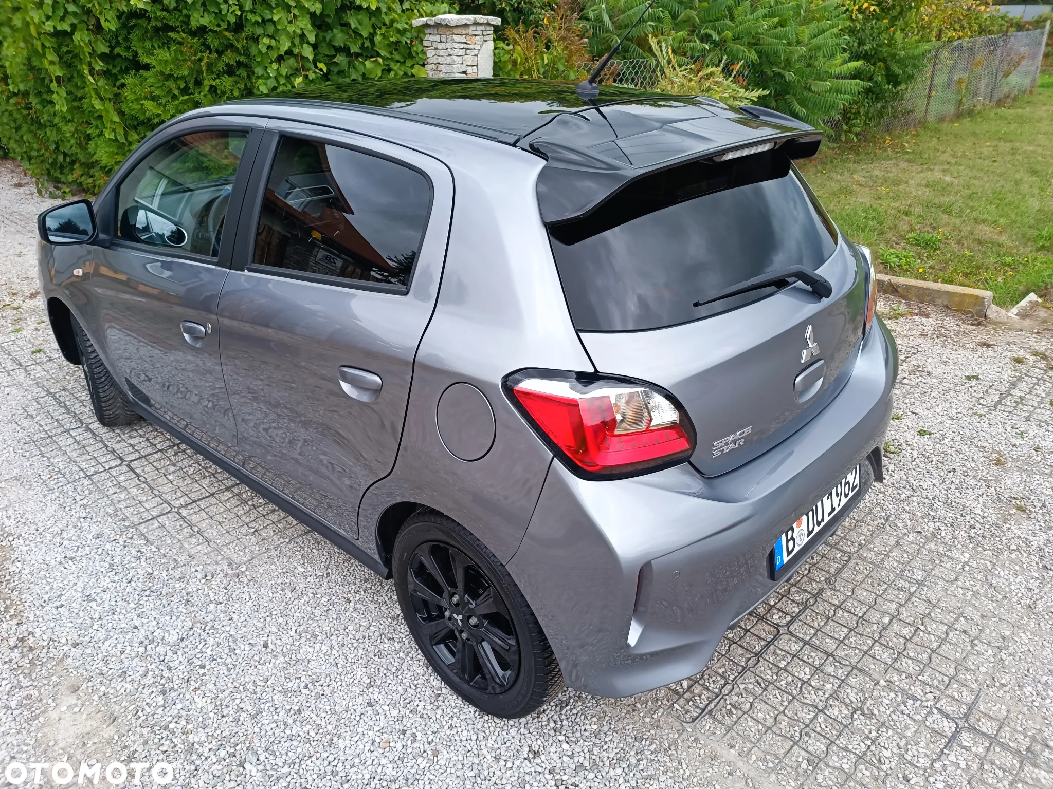 Mitsubishi Space Star AS&G 1.2 Select+ Black - 3