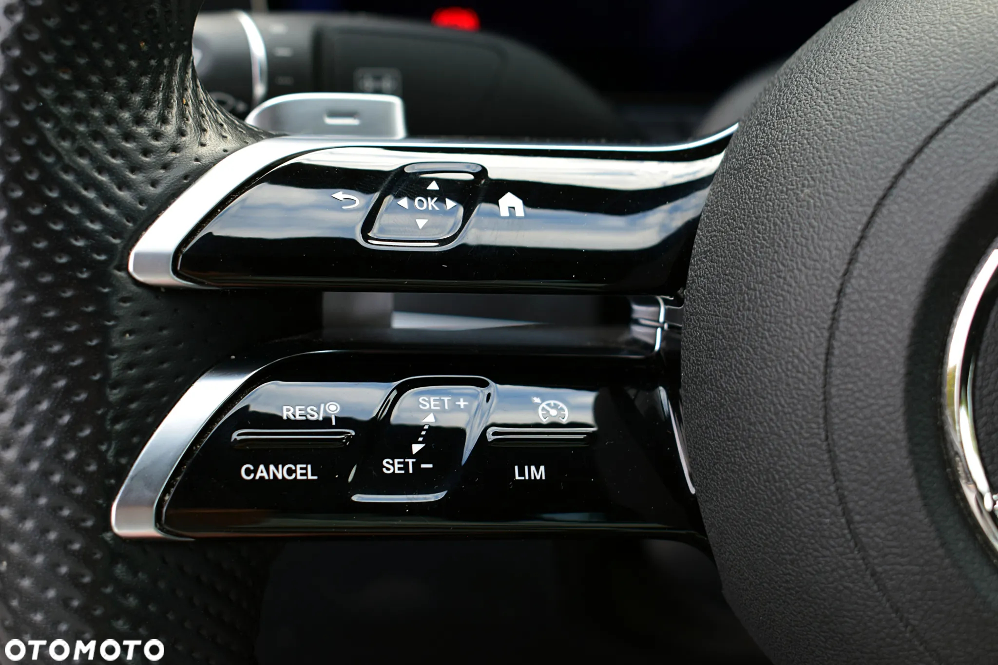 Mercedes-Benz Klasa E 220 d AMG - 10