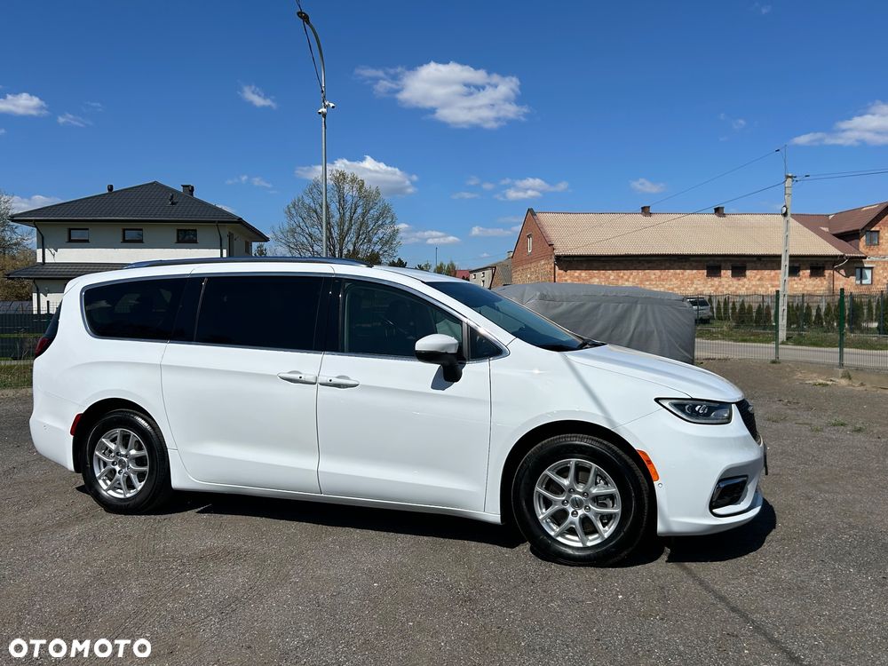 Chrysler Pacifica - 8