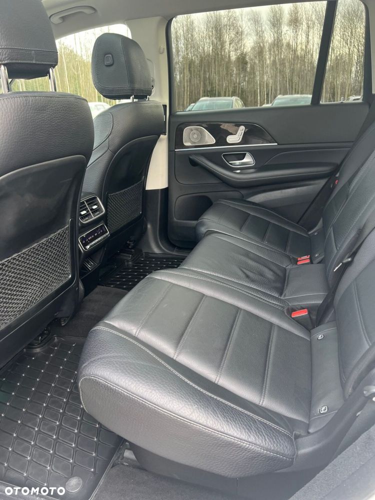 Mercedes-Benz GLS - 33