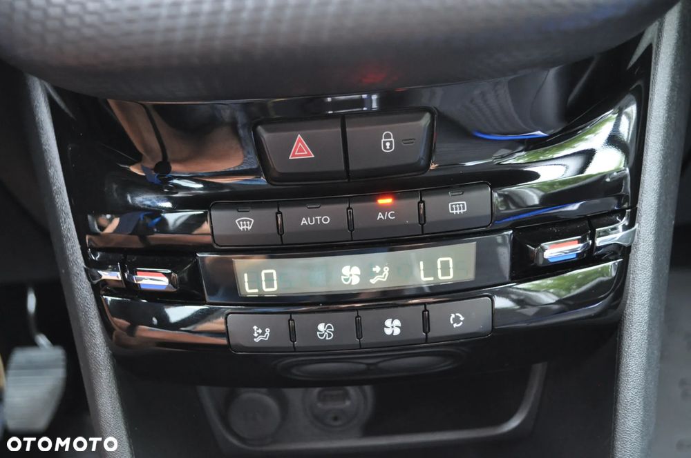 Peugeot 2008 PureTech 82 Allure - 30