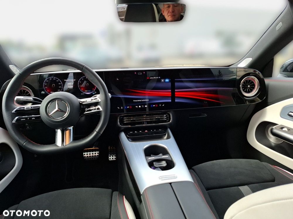 Mercedes-Benz CLA 200 mHEV 8G-DCT - 12