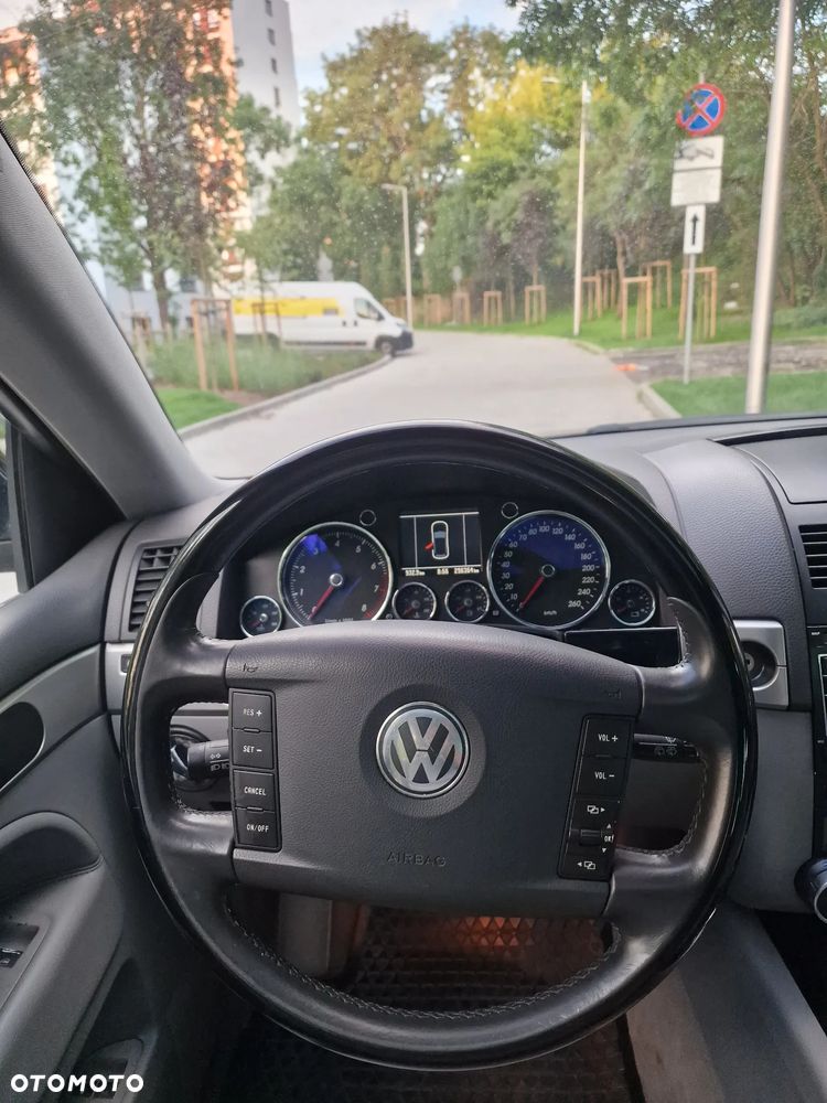 Volkswagen Touareg - 13