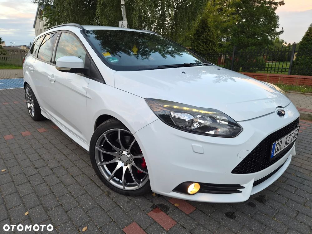 Ford Focus 2.0 EcoBoost ST mit Leder-Sport-Paket