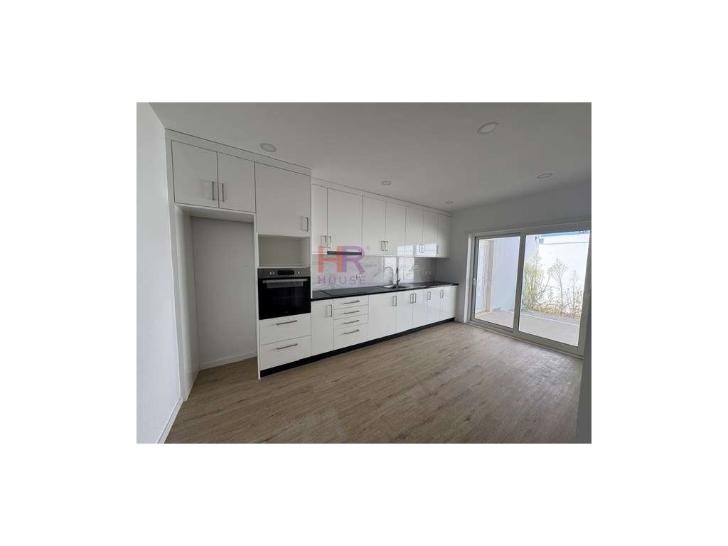 Moradia isolada T5 nova com garagem e alpendre em Coimbra. - Grande imagem: 3/51