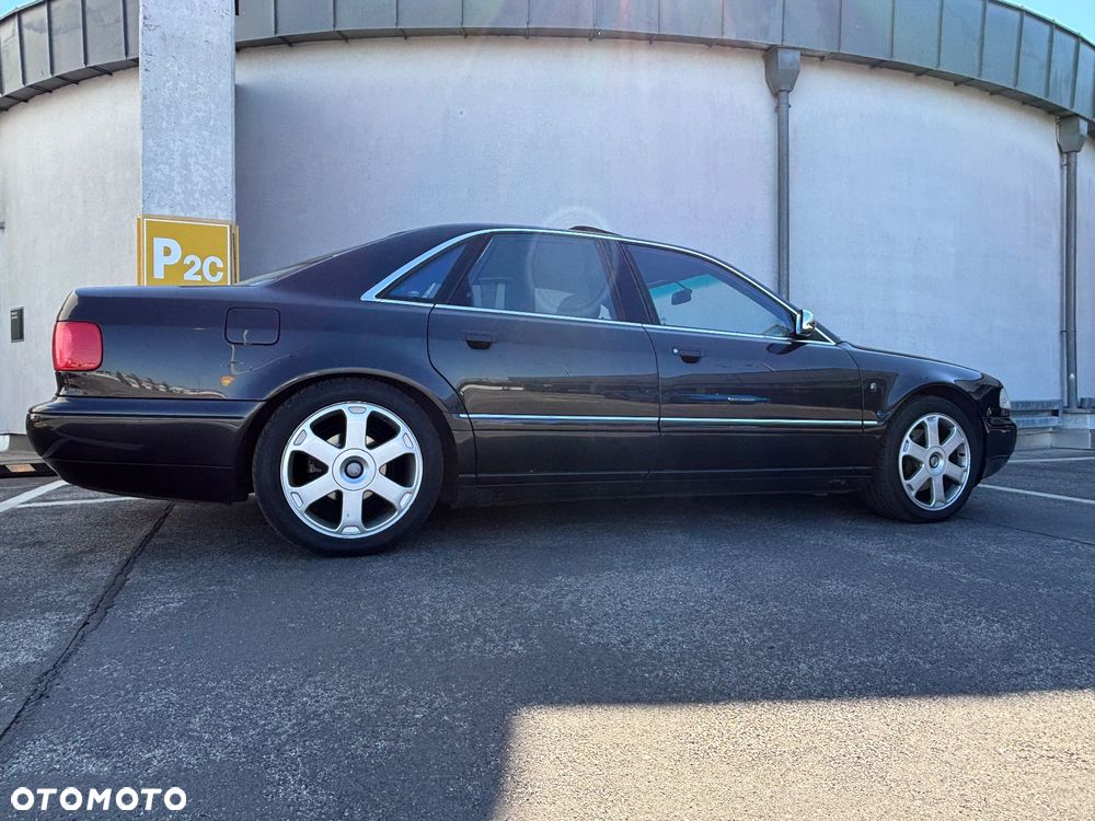 Audi S8 - 5