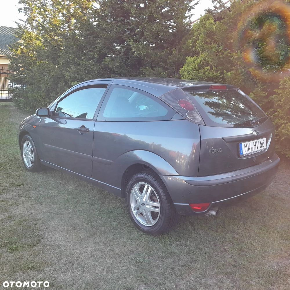 Ford Focus 1.4 Ambiente - 3