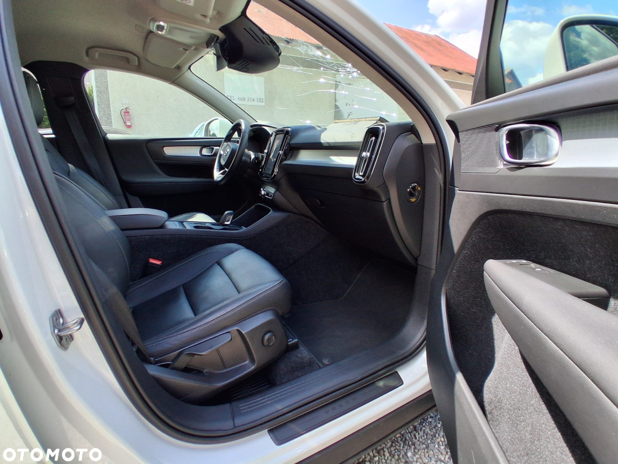 Volvo XC 40 D3 AWD Momentum - 24