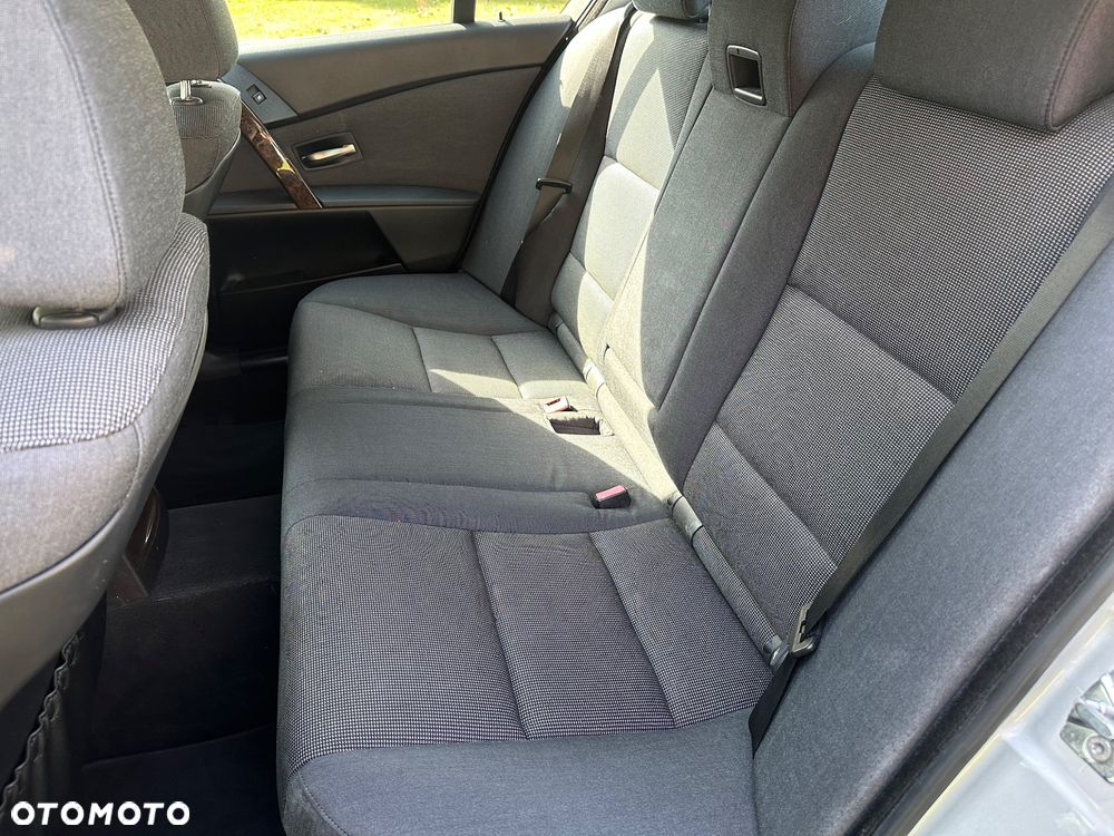 BMW Seria 5 525i - 12