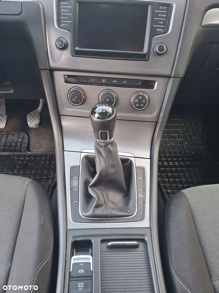 Volkswagen Golf - 14