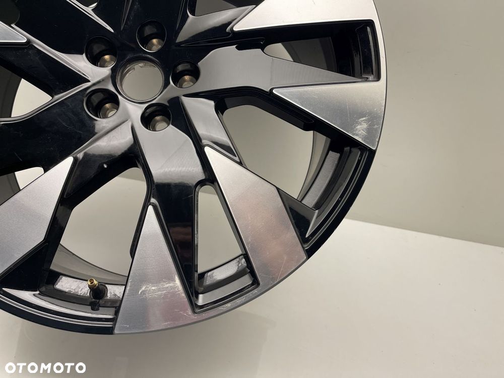 FELGA POLESTAR IV 4 9,5J 21 ET45 80012657 - 3