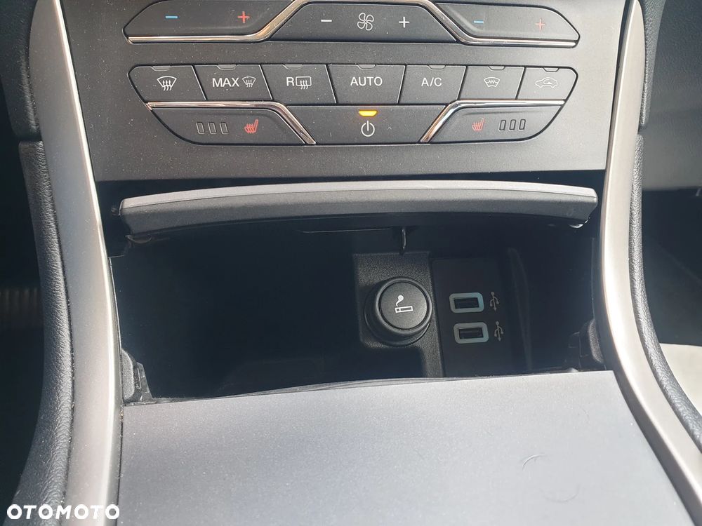 Ford S-Max - 32