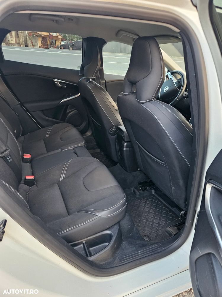 Volvo V40 D2 94g Momentum - 6