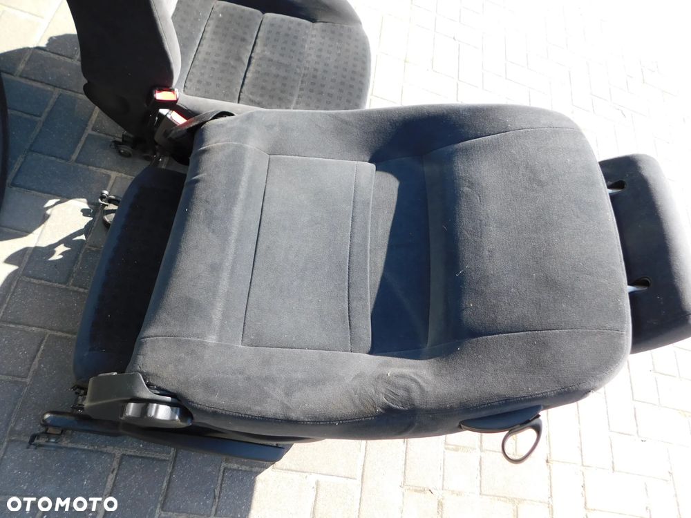 fotele przód VW GOLF IV 3D welur - 4