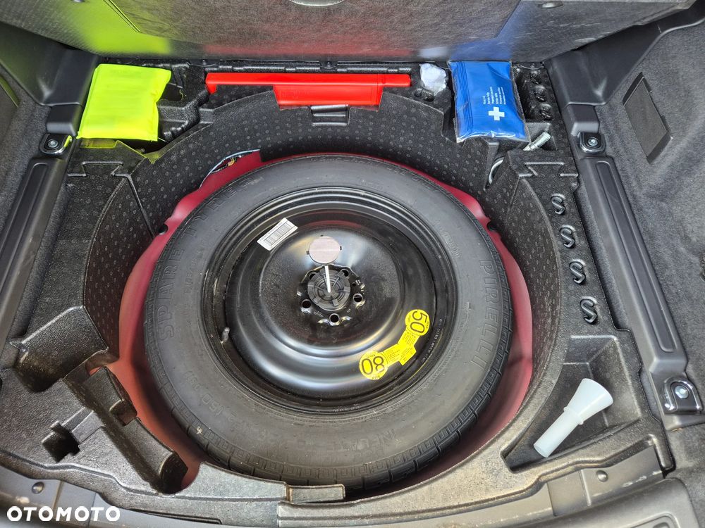Land Rover Discovery Sport D150 - 18