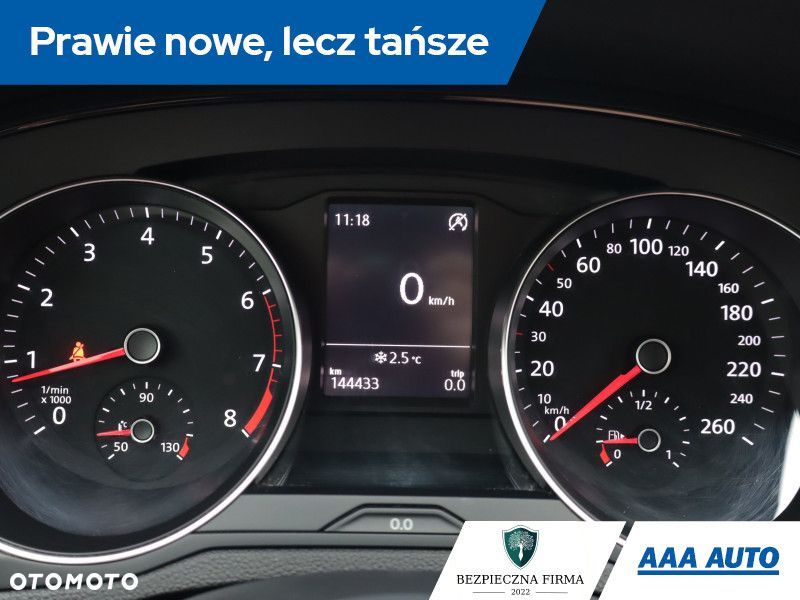 Volkswagen Passat - 12