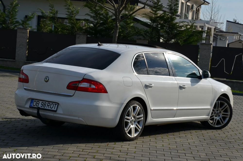 Skoda Superb 2.0 TDI Elegance DSG - 4