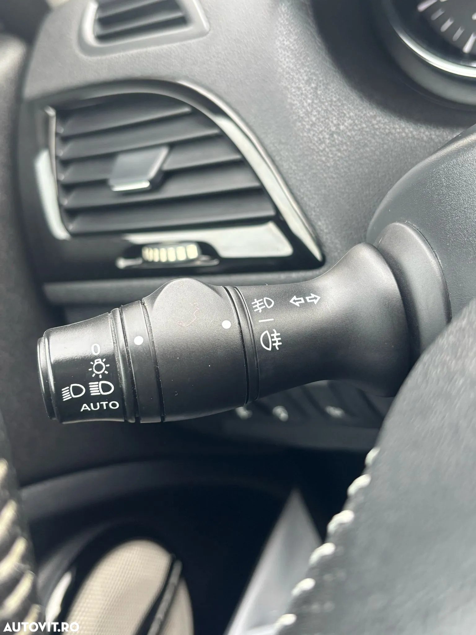 Renault Megane ENERGY dCi 110 EDC BOSE EDITION - 12
