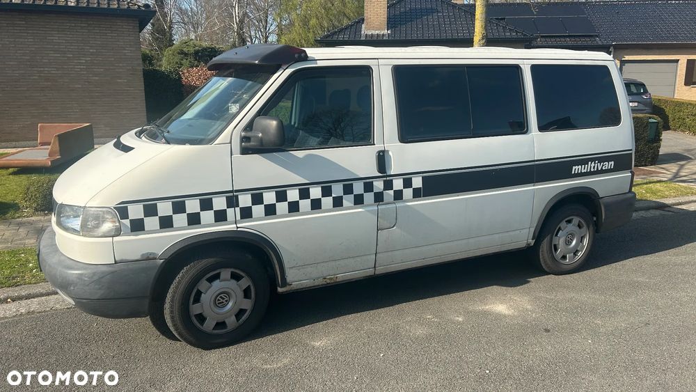 Volkswagen Multivan - 1