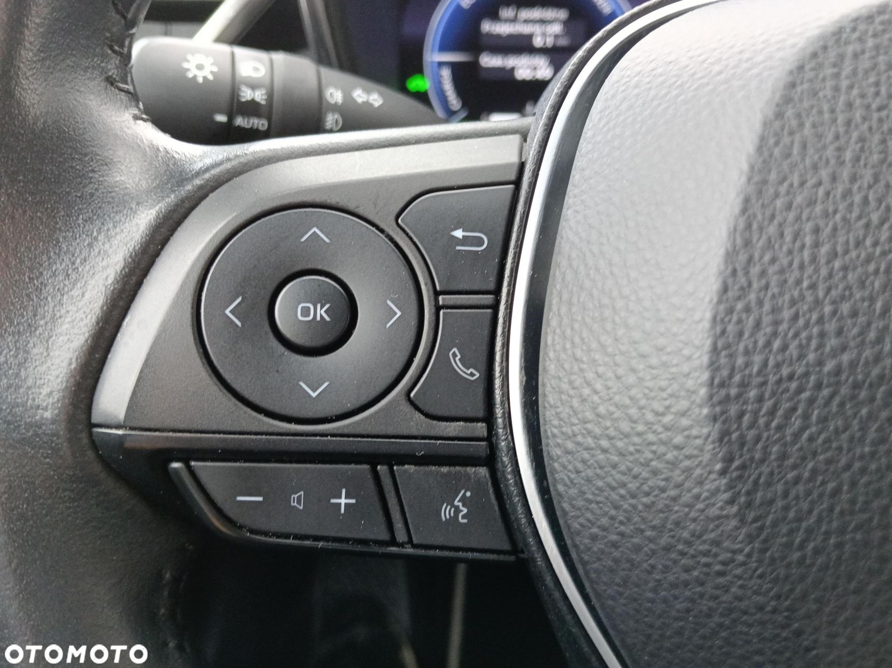 Toyota Corolla 1.8 Hybrid Comfort - 18