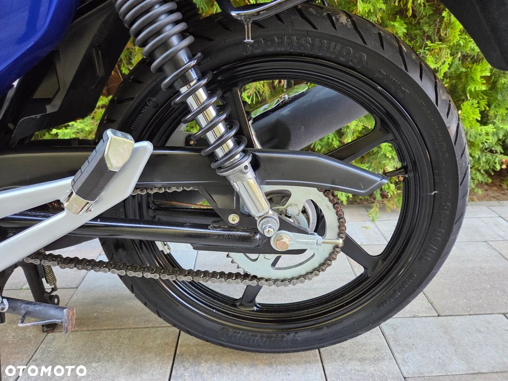 Yamaha YBR - 9