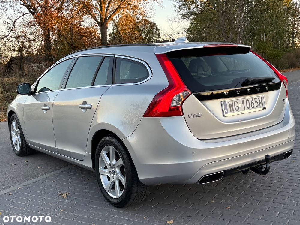 Volvo V60 D4 Geartronic Momentum - 13