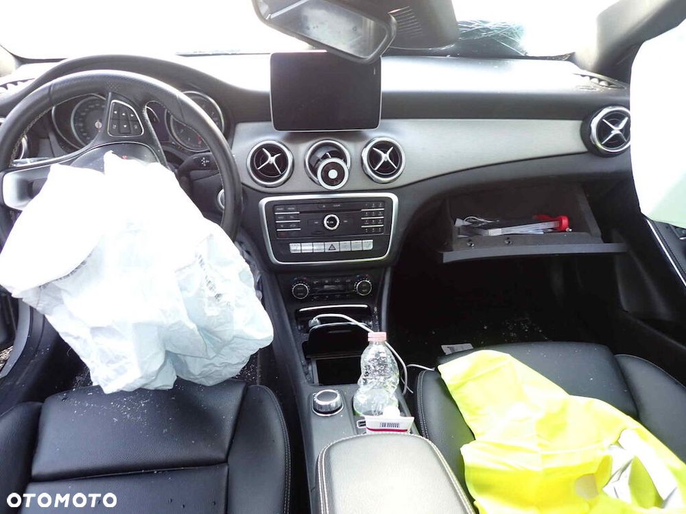 Mercedes-Benz GLA - 6