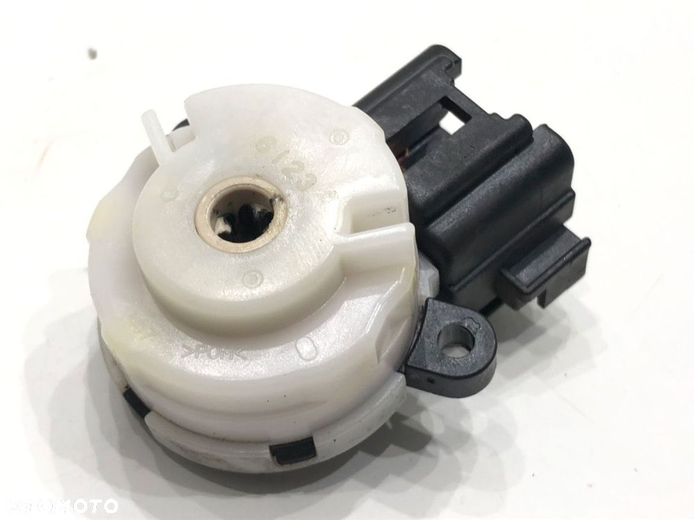 KOSTKA STACYJKI  SUZUKI SWIFT III (MZ, EZ) 2005 - 2022 1.3 (RS 413) 68 kW [92 KM] benzyna 2005 - - 1