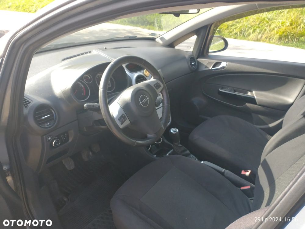 Opel Corsa - 4