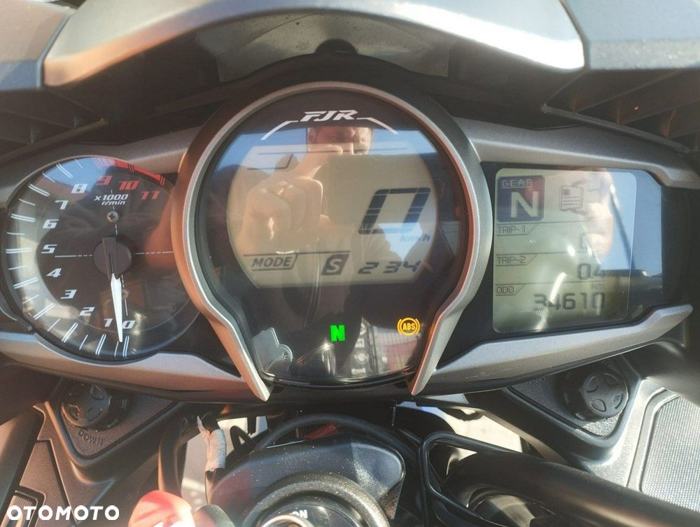 Yamaha FJR - 6