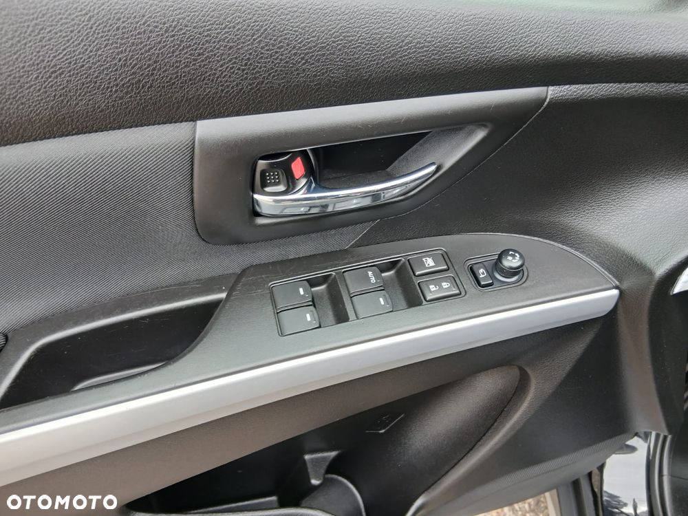 Suzuki S-Cross - 19