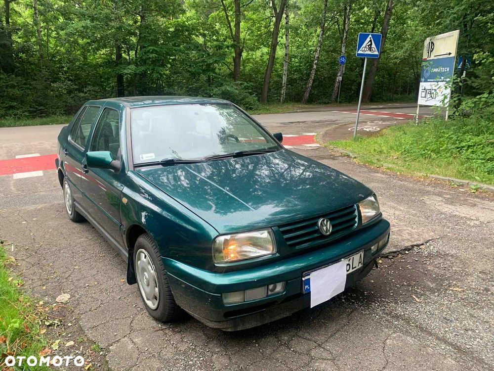Volkswagen Vento - 1