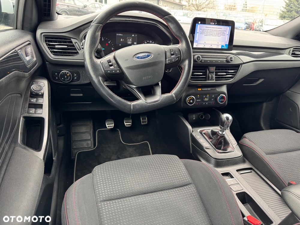 Ford Focus 1.5 EcoBlue Start-Stopp-System ST-LINE DESIGN - 16