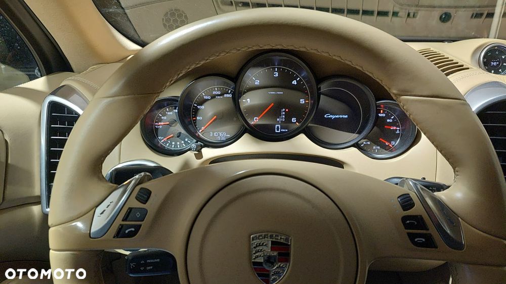 Porsche Cayenne - 5