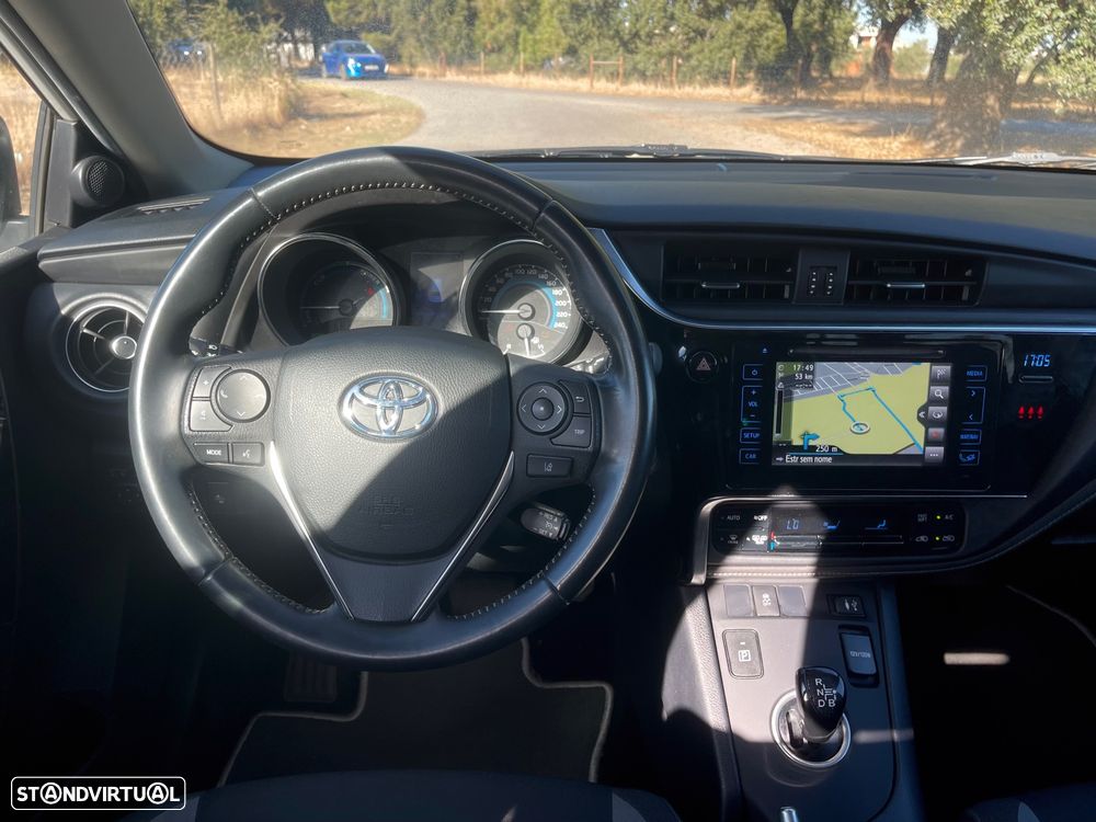 Toyota Auris Touring Sports 1.8 HSD Comfort +P.Sport+Navi - 17