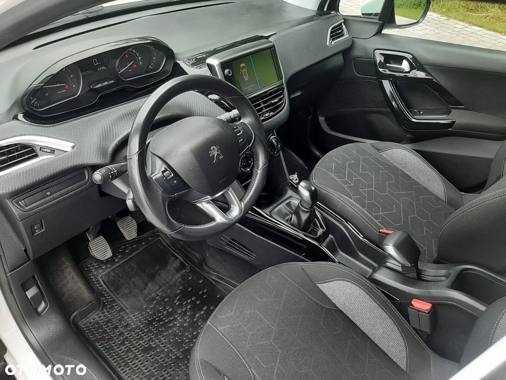 Peugeot 2008 1.5 BlueHDi Active S&S - 23