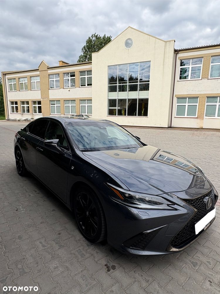 Lexus ES 300h F Sport Edition - 3